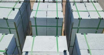 信阳 芝麻白花岗岩5公分地铺石 花岗岩厂家工厂装车日常