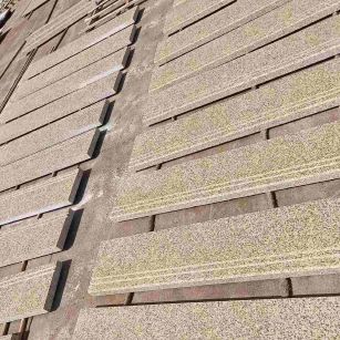 信阳 黄金麻花岗岩光面楼梯踏步