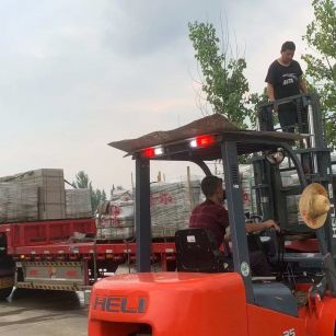 信阳 黄金麻冰裂纹，地铺石装车