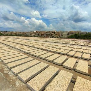 信阳 黄金麻花岗岩荔枝面地铺石防护中