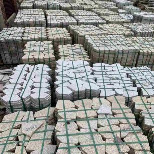 信阳 黄金麻白麻花岗岩荔枝面地铺石(冰裂纹)