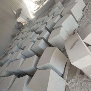 信阳 白麻花岗岩异形坐凳