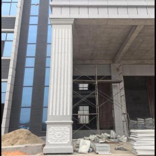 信阳 芝麻白光面花岗岩门楼大柱（罗马柱）配雕花底座