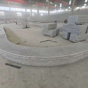 信阳 芝麻白异形坐凳，自然面光面弧形加工