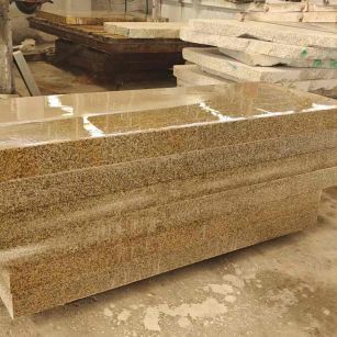 信阳 黄金麻栏杆料半成品加工中