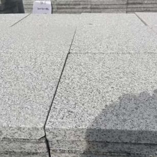 信阳 白麻花岗岩石材推荐 荔枝面地铺石