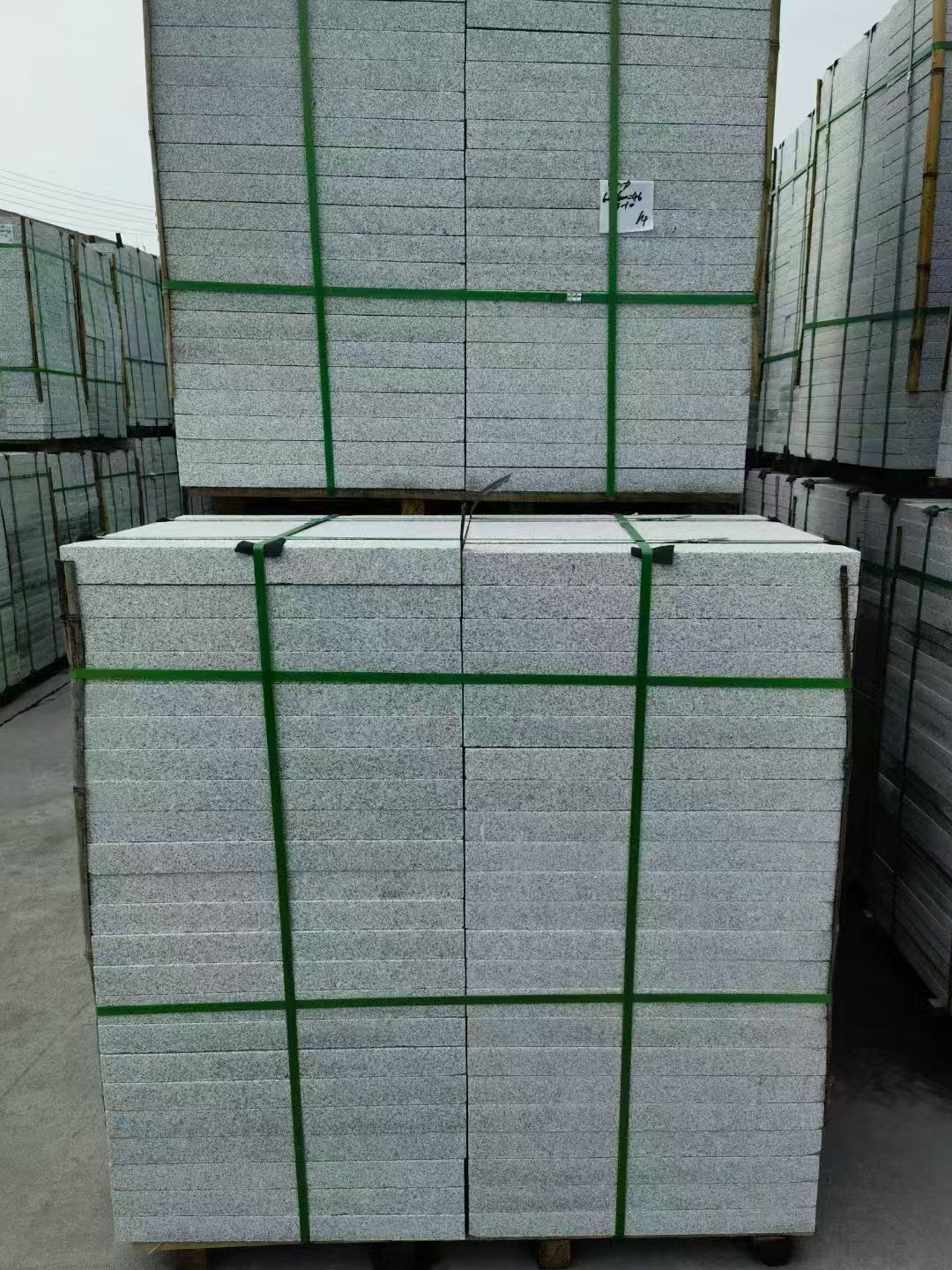 信阳 芝麻白火烧，园林广场市政工程地铺石，1.8~5.0厚均有现货