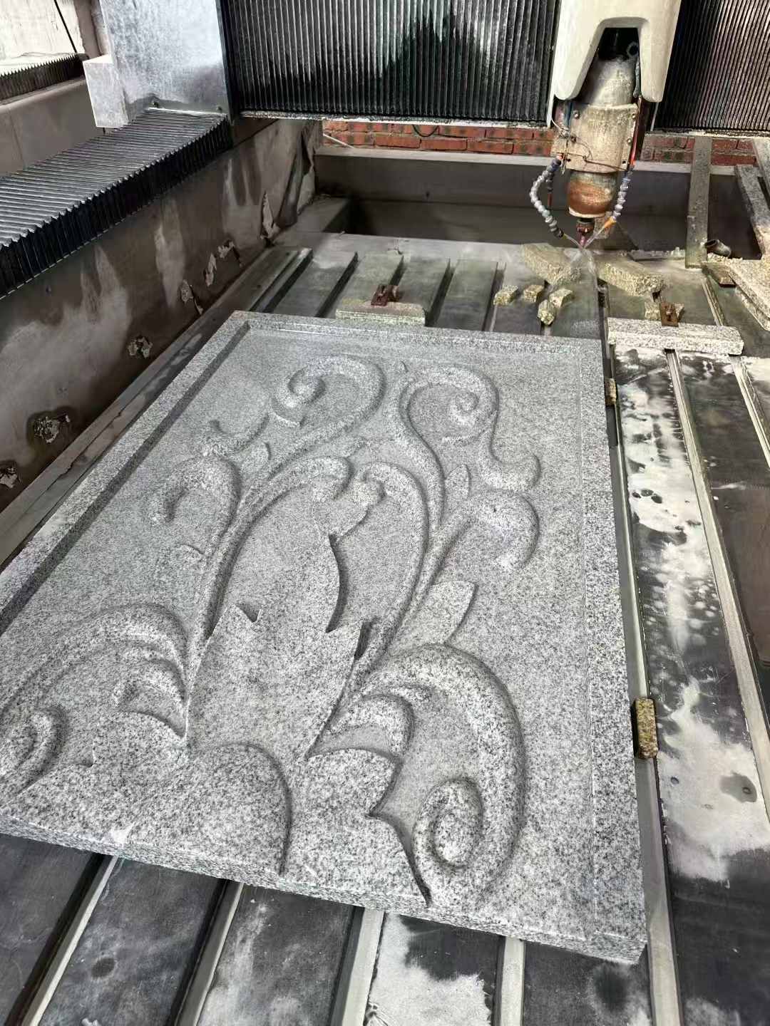 信阳 白麻别墅干挂雕花板