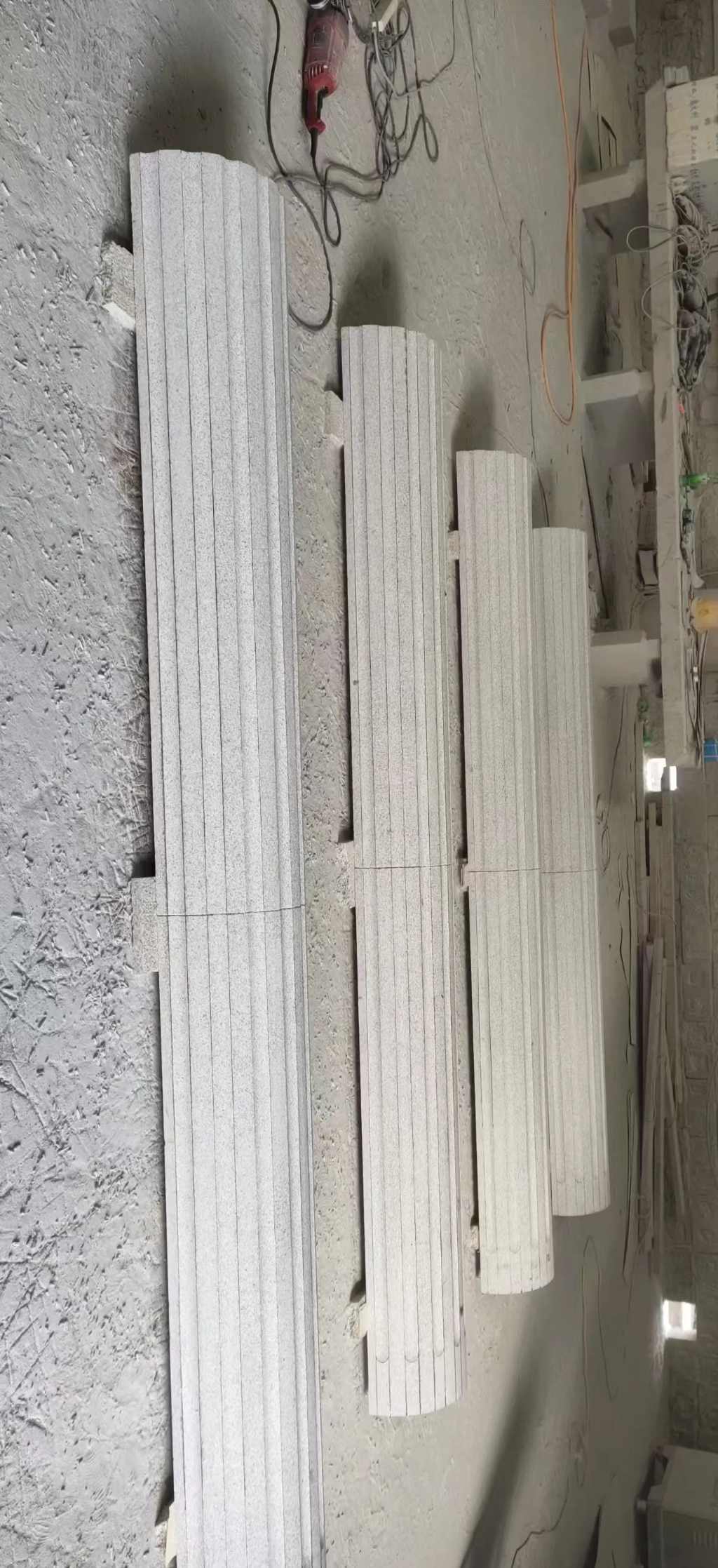 信阳 花岗岩厂家带你看白麻花岗岩门楼大柱柱皮