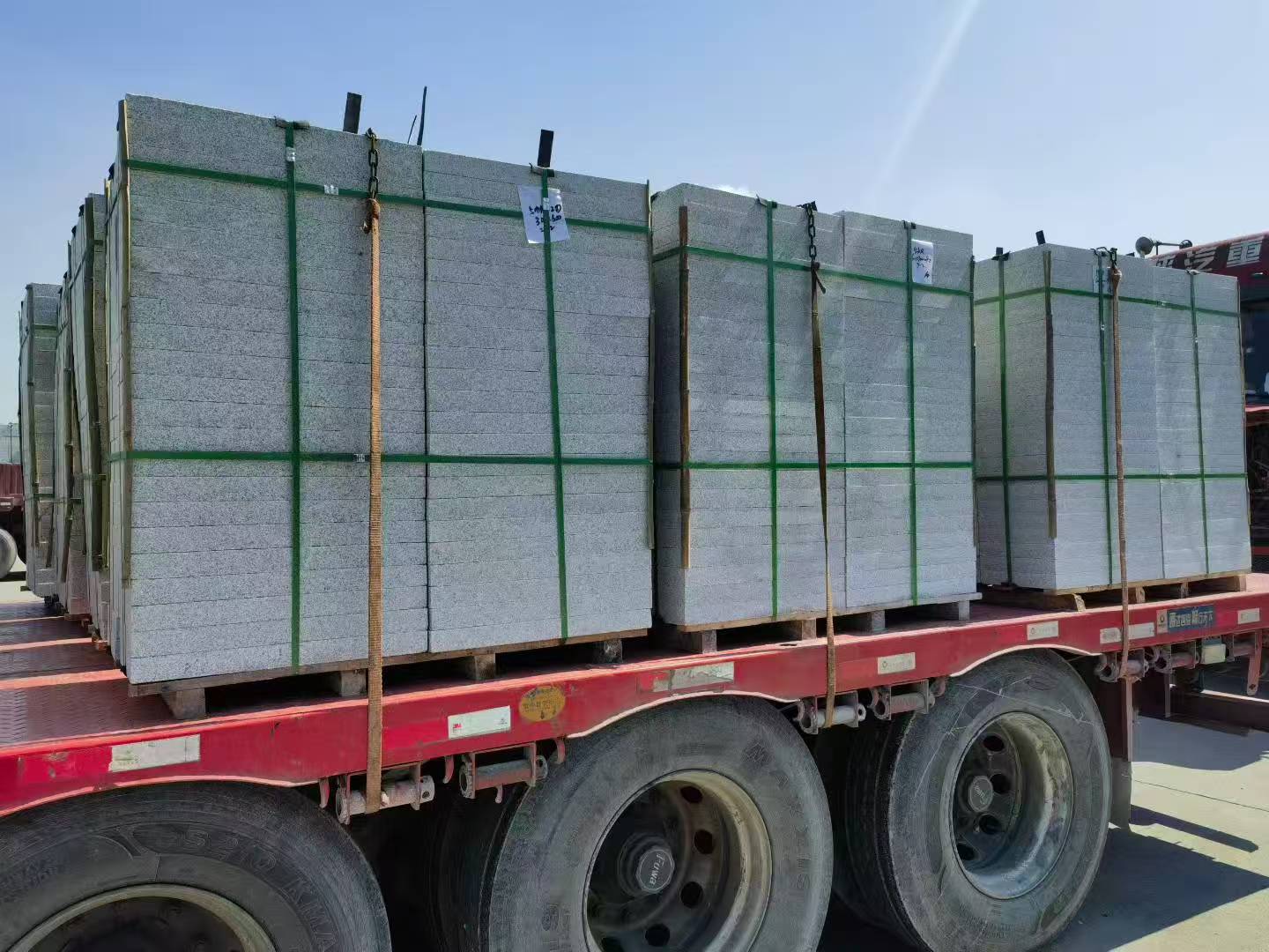 信阳芝麻白花岗岩出货日常地铺石