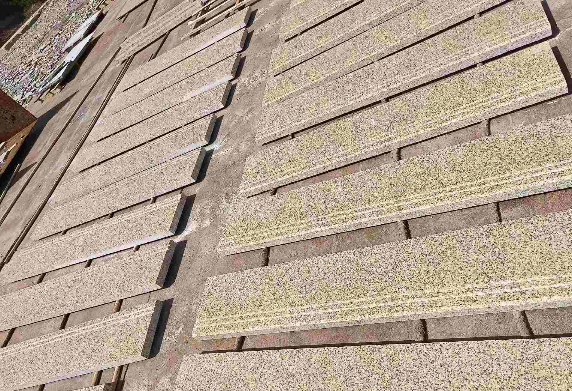 信阳 黄金麻花岗岩光面楼梯踏步