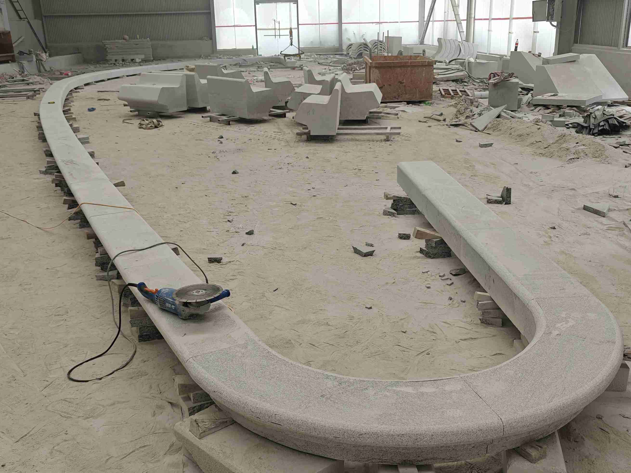 信阳 芝麻白花岗岩弧形花坛石，坐凳石