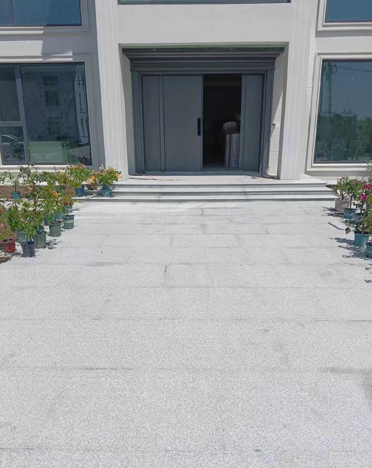 信阳 芝麻白花岗岩地铺石地面铺装