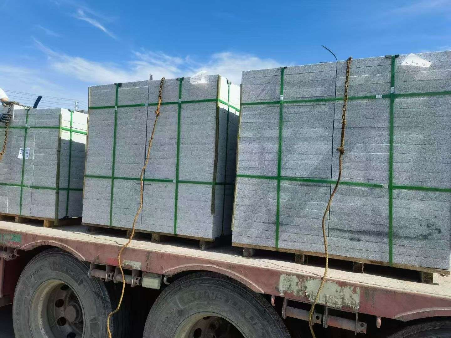 信阳 芝麻白花岗岩地铺石装车日常