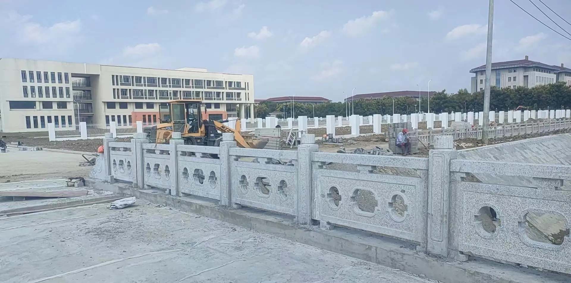 信阳 白麻花岗岩荔枝面河道栏杆