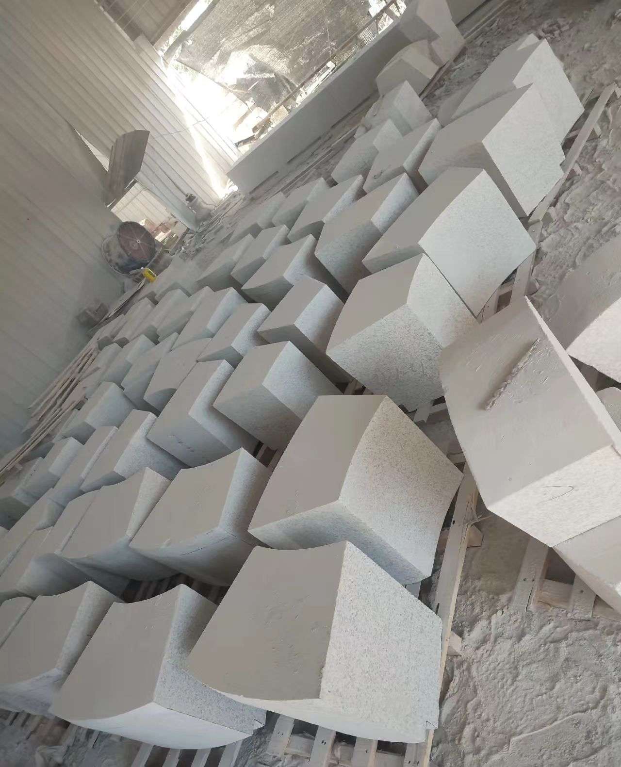 信阳 白麻花岗岩异形坐凳