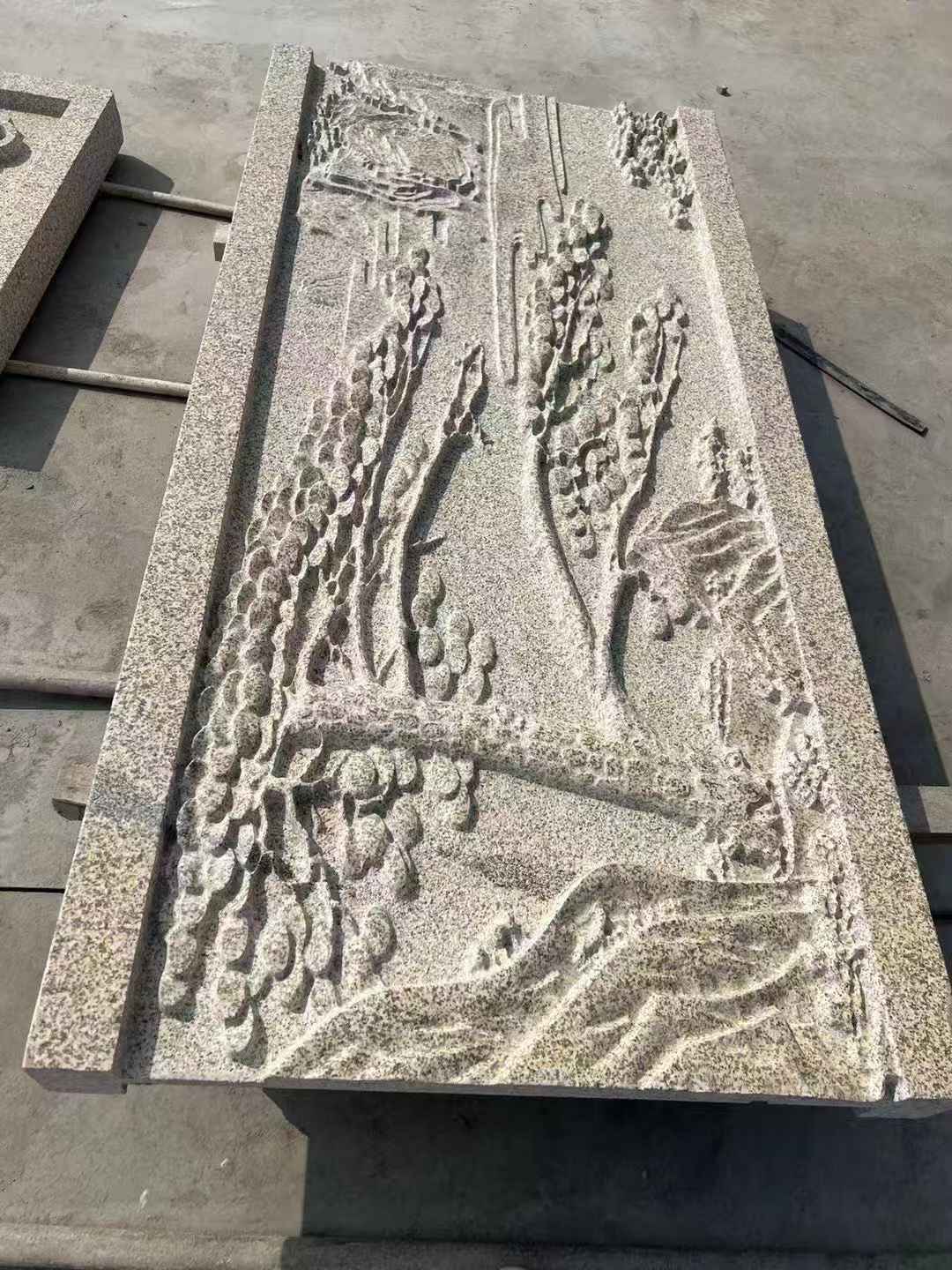 信阳 黄金麻雕刻板浮雕迎客松