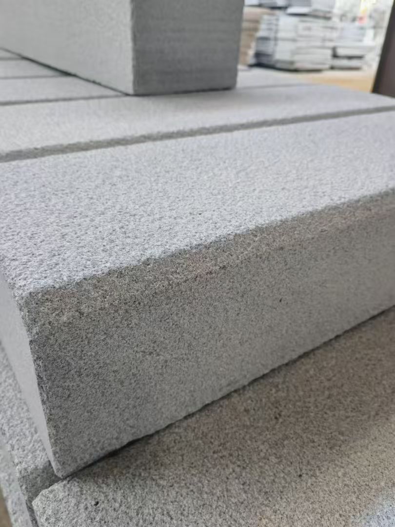 信阳 芝麻灰荔枝面路沿石