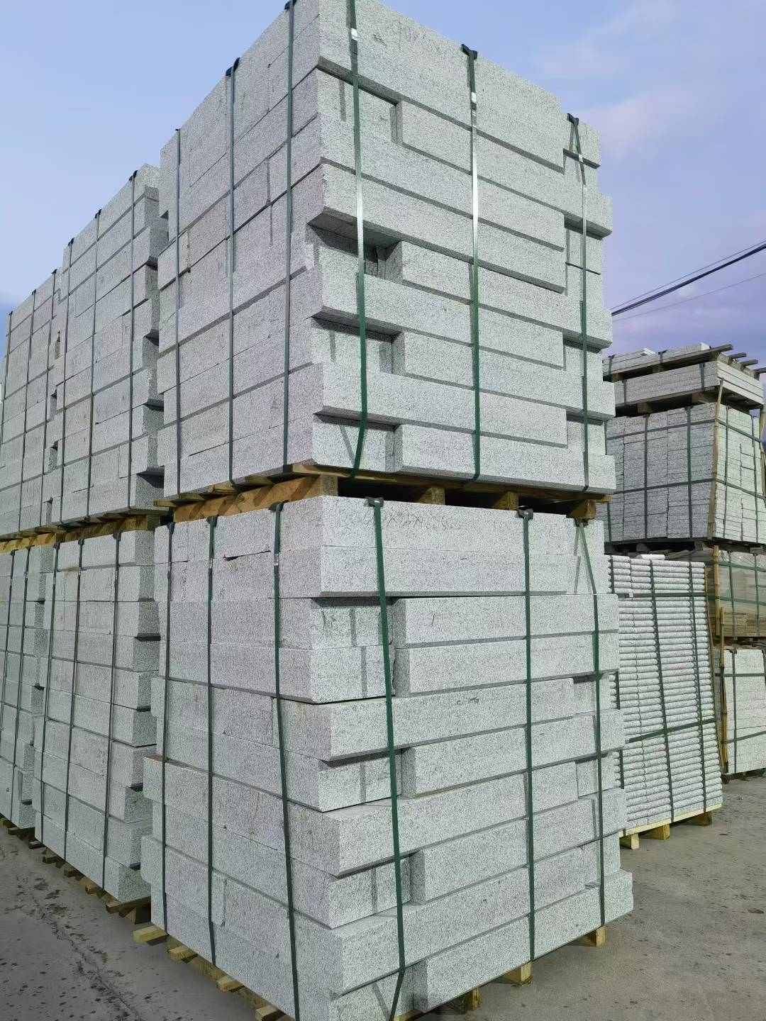 信阳 芝麻白花岗岩路沿石，路缘石，路肩石，道牙，立缘石，马路牙子，街沿石，侧石等