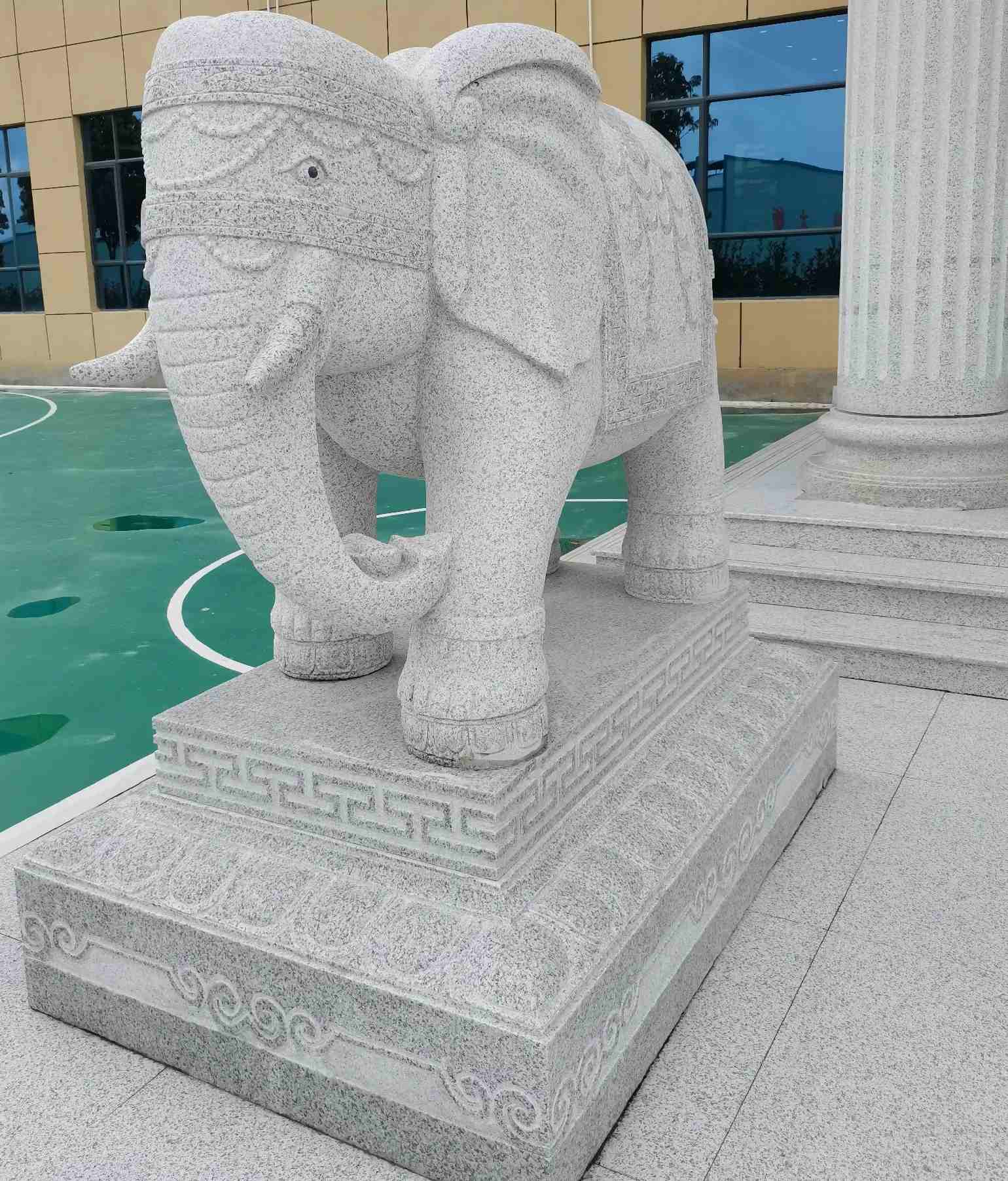 信阳 白麻花岗岩动物异形石雕-大象