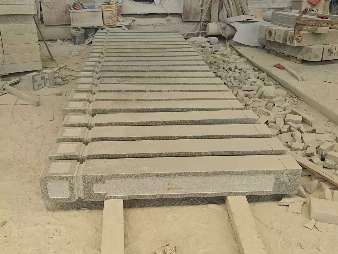 信阳 芝麻白异形加工雕刻-栏杆大柱，方柱