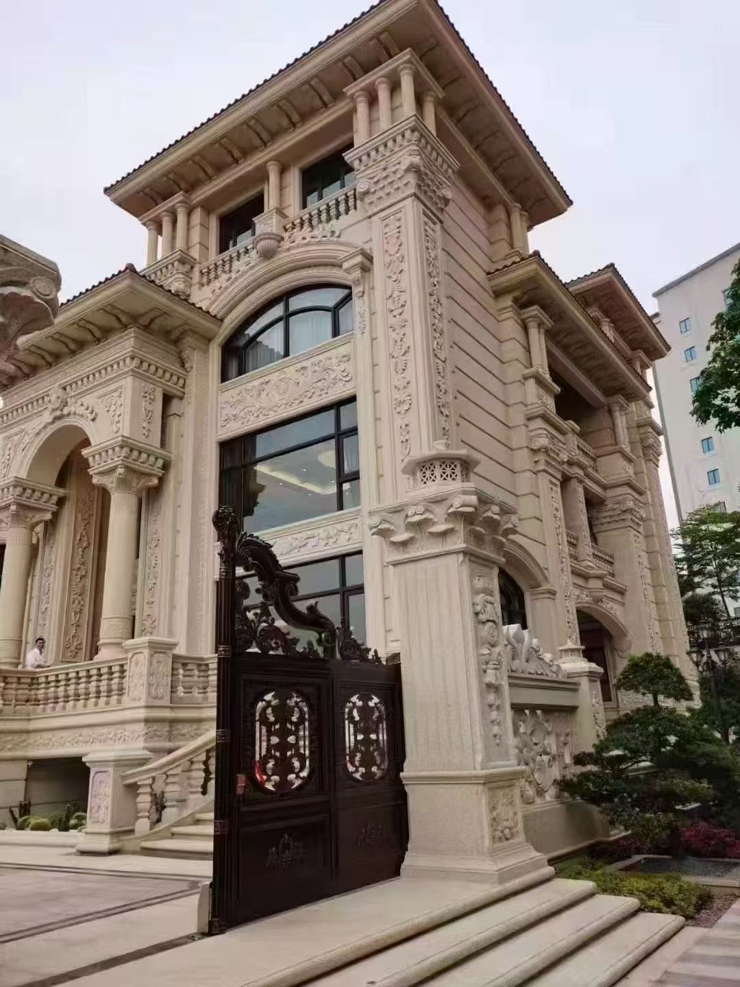 信阳 黄金麻花岗岩别墅外墙干挂效果展示